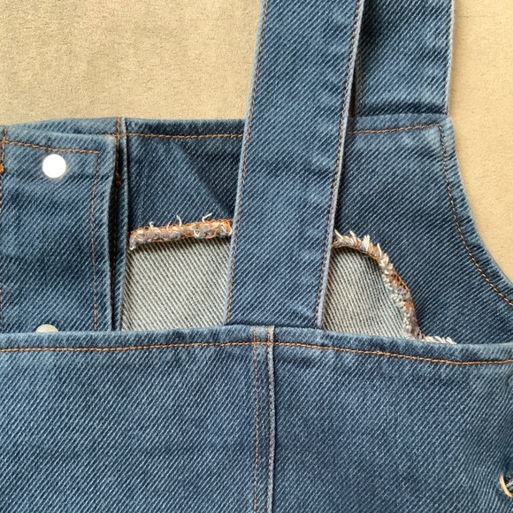 NWT Denim Crop top with adjustable drawstring in size L - Picture 16 of 16